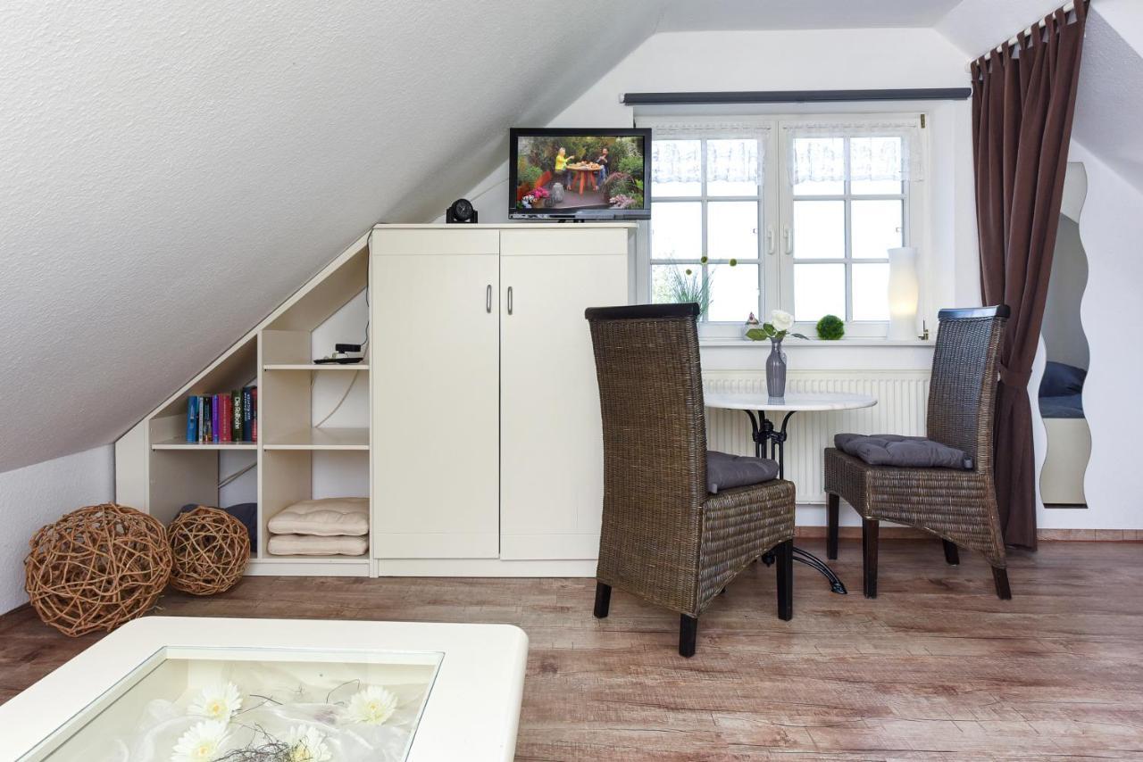 Ferienwohnungen Im Haus Friesische Weite Schillig Exterior foto